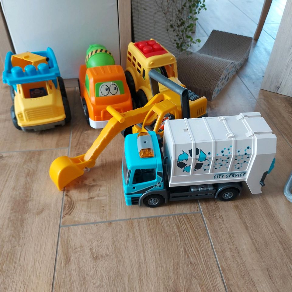 Kinderspielzeug/Autos in Kritzmow