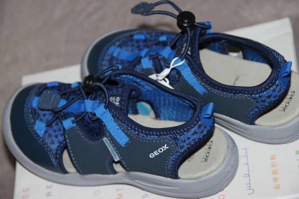 Neu! Geox Respiro dunkelblaue Sommersandale Gr. 32 in Beckum