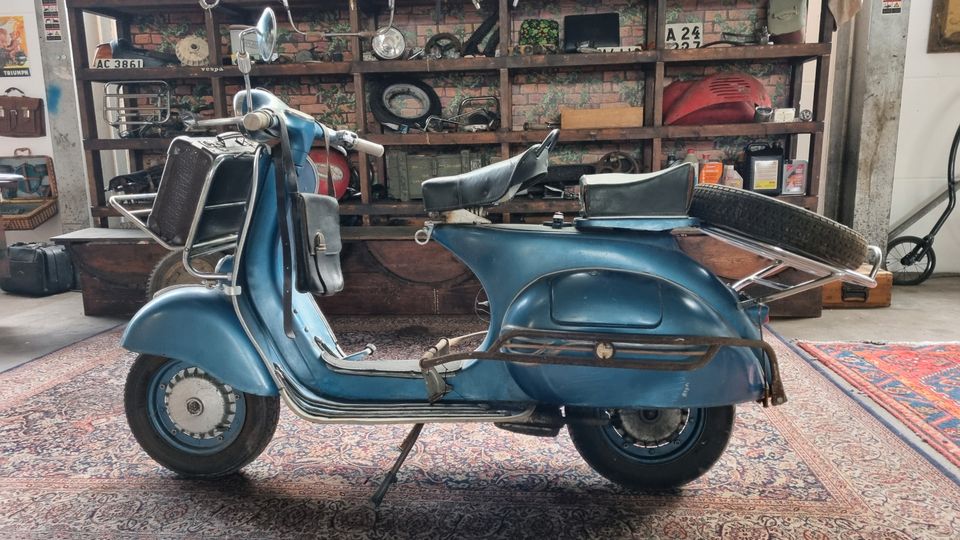 Vespa 150  als Restaurationsobjekt in Bergneustadt