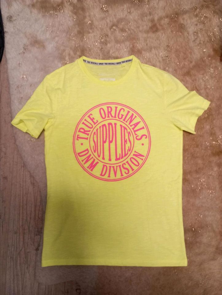 T Shirt gr.S unisex zu tragen neon gelb pink in Monheim am Rhein