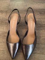 Damen Pumps in Silber/ Schwarz Größe 40 Niedersachsen - Meppen Vorschau