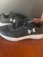 Turnschuhe Under Armour Gr. 43 UK 8,5 schwarz Sachsen-Anhalt - Ilsenburg (Harz) Vorschau