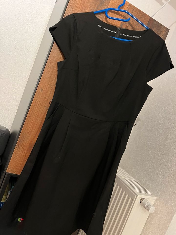 Kleid schwarz Größe 40 in Wörrstadt
