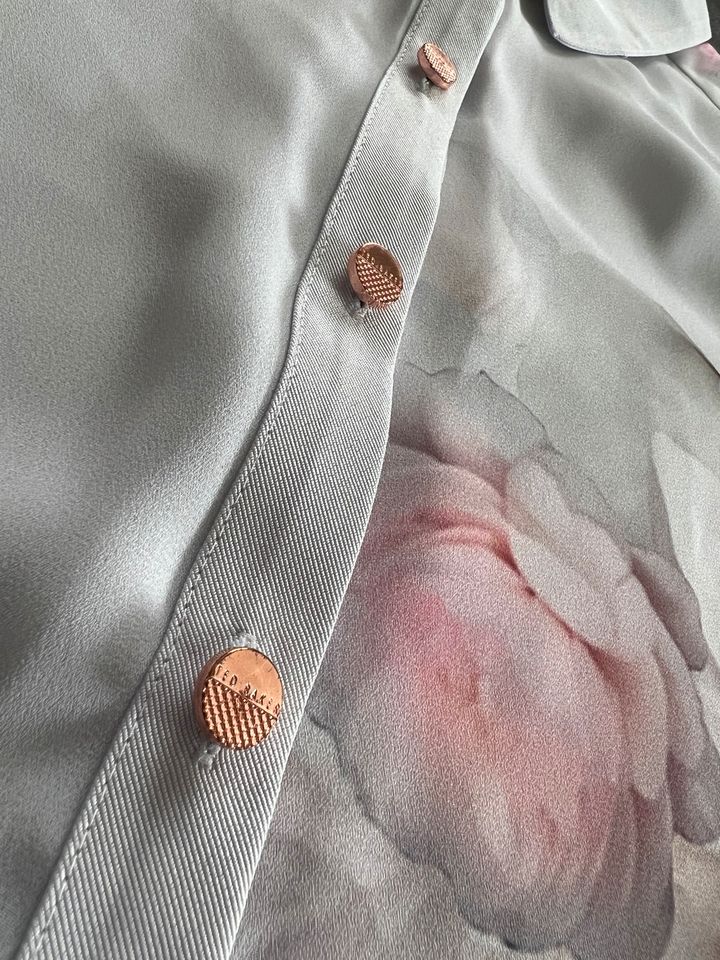 Ted Baker Bluse Größe 0 / XS hellgrau mit Blumen in Rheinberg