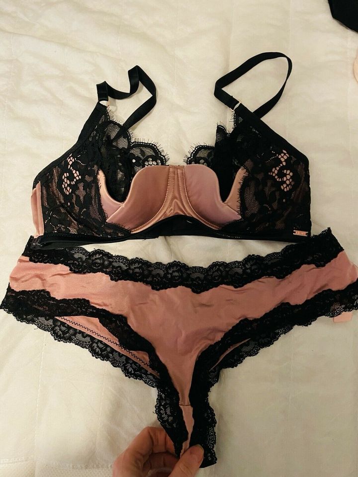 Hunkemöller 74D Noir in Berlin