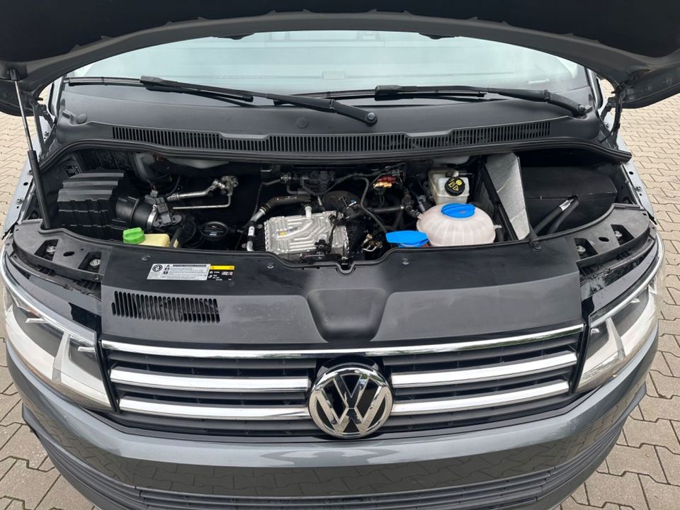 Volkswagen T6 Caravelle DSG Navi Sitzh Klima Sitzh 8.Sitze in Sonnefeld