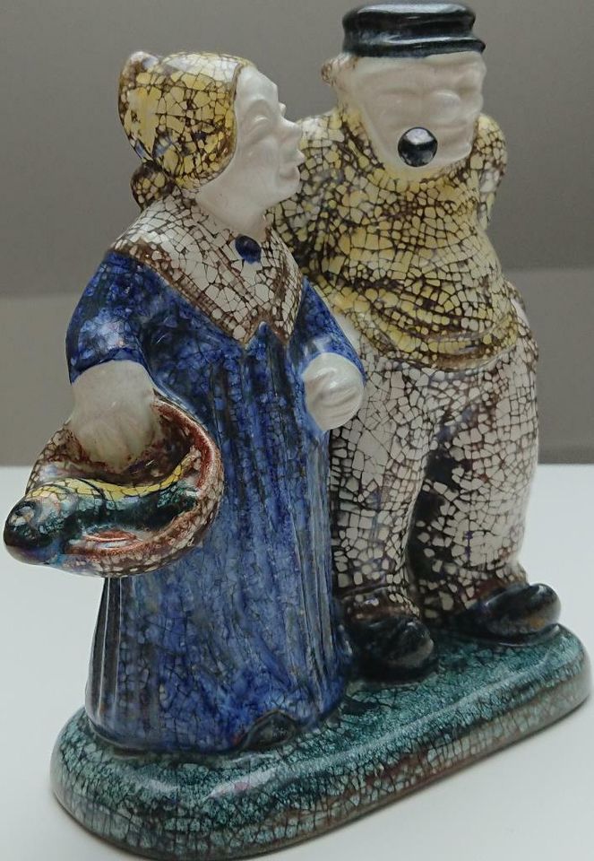 Wunderschöne alte Keramik Figur, „der Fischer und seine Frau“ in Köln