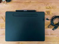 WACOM Intuos Graphic Tablet, Black (With Bluetooth) Friedrichshain-Kreuzberg - Kreuzberg Vorschau