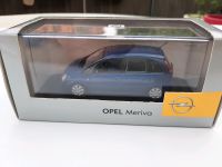 Neu Modellauto Opel Meriva 1:43 Miniatur blau Metall Sammlerstück Frankfurt am Main - Seckbach Vorschau