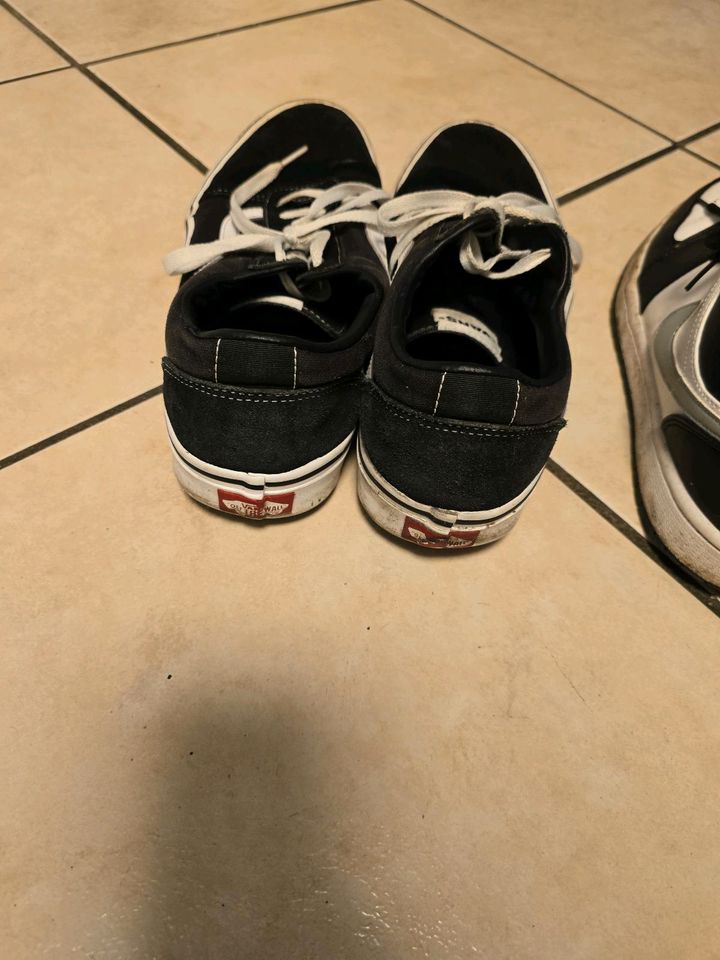 Schuhe Restposten Lacoste Nike Dunk Adidas Vans Gebraucht in Nottuln
