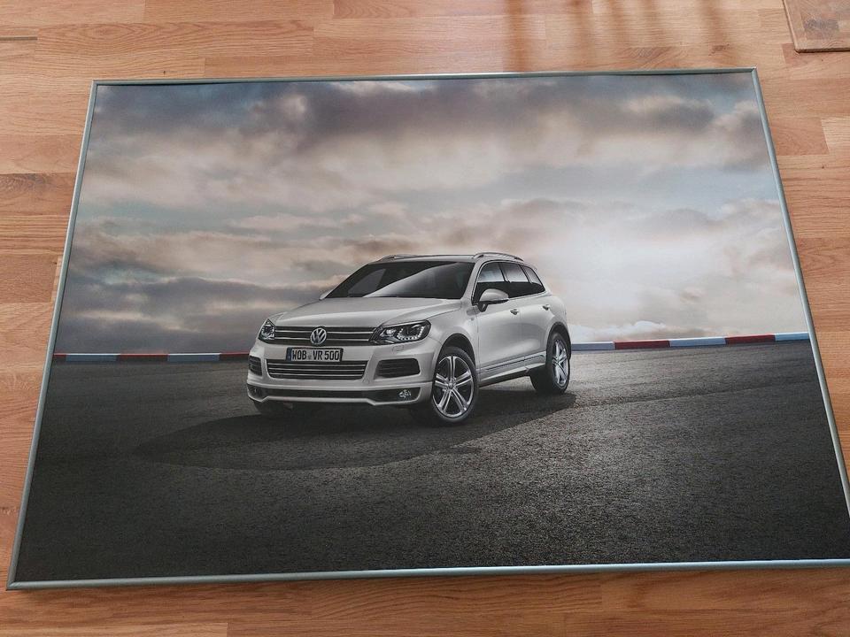 Bild gerahmt Autohaus VW Touareg 7P Sport Rline weiß edel in Leipzig