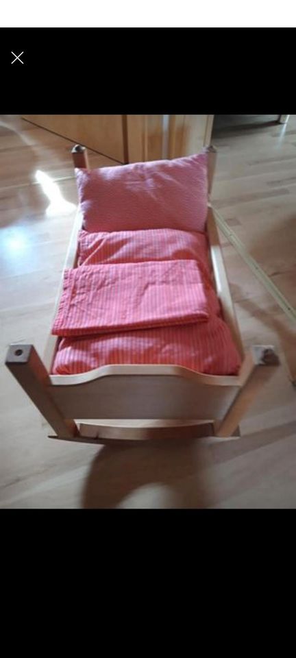 Tolles Babybett Babywiege mit Kissen und Himmelstoff Massivholz T in Löchgau