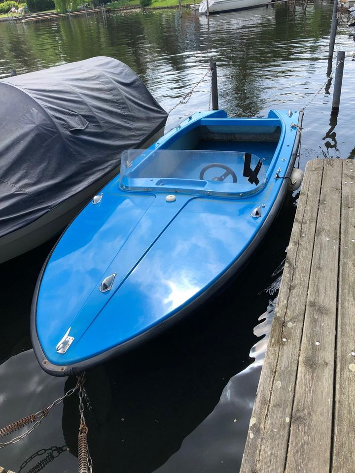 Sportboot Peetzsee in Berlin