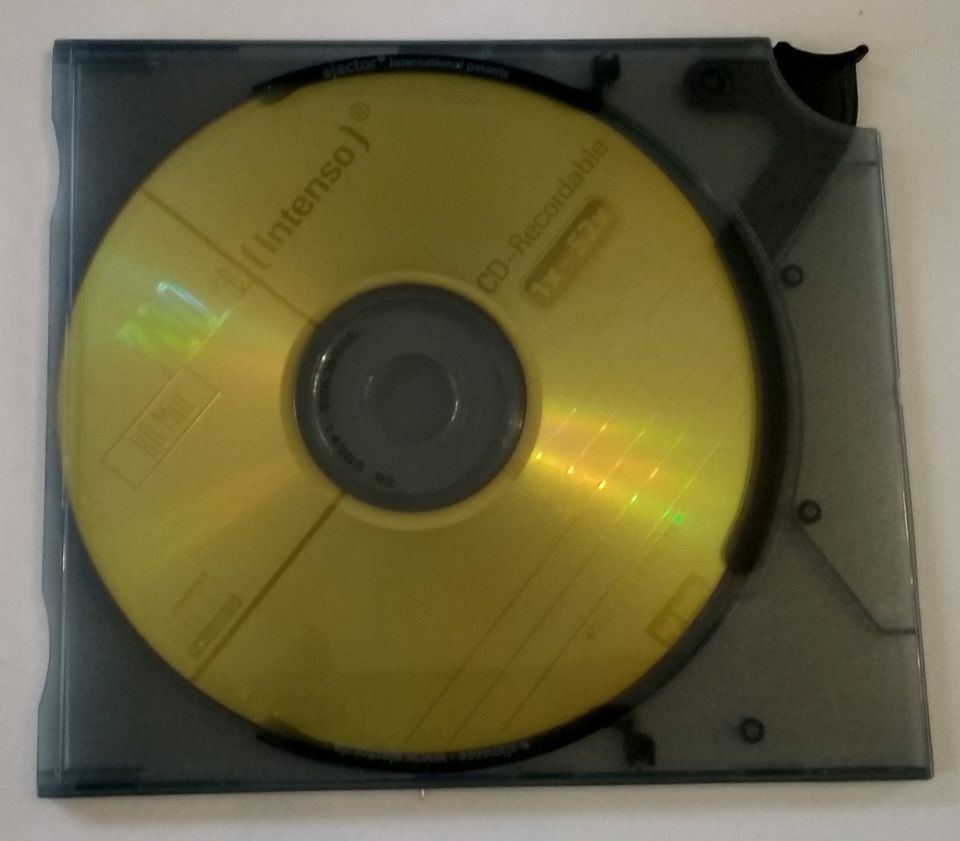 40x Intenso CD-R 700 MB (80 Min) mit 40x kickout-case Graphite-Ed in Stahnsdorf