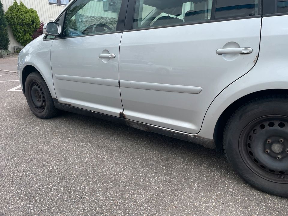 VW Touran 2.0 TDI in Esslingen