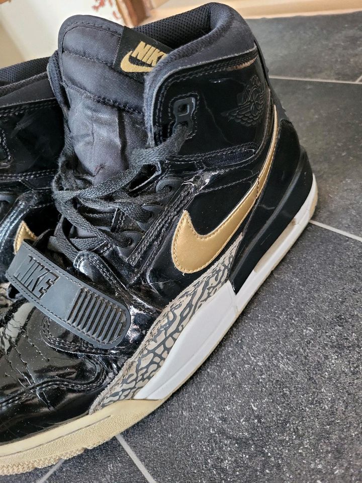 Nike Air Jordan Legacy 312 Schwarz/Gold 46 gebraucht Top Zustand in Wildau