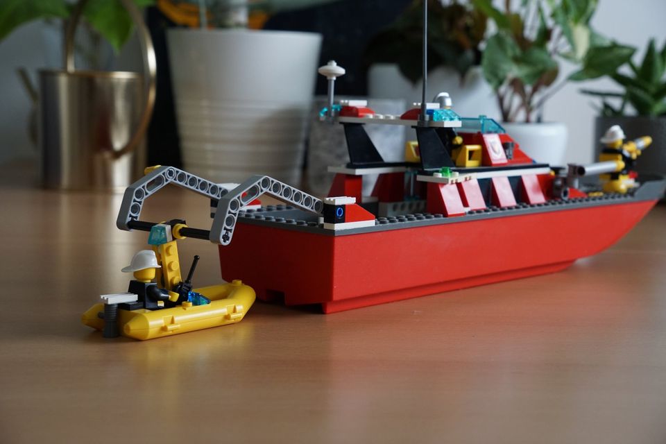 "LEGO City 7906 "Feuerwehrboot" in Nürnberg (Mittelfr)