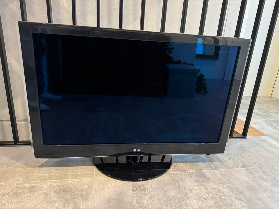 LG LCD Fernseher 47“ Zoll 47LD950 HDMI Flatscreen TV in Waldfeucht