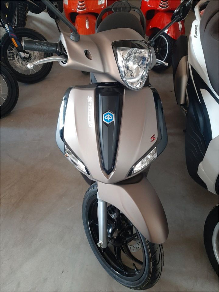 Piaggio Liberty 125 S in Braun Neufahrzeug sofort verfügbar. Akti in Petting