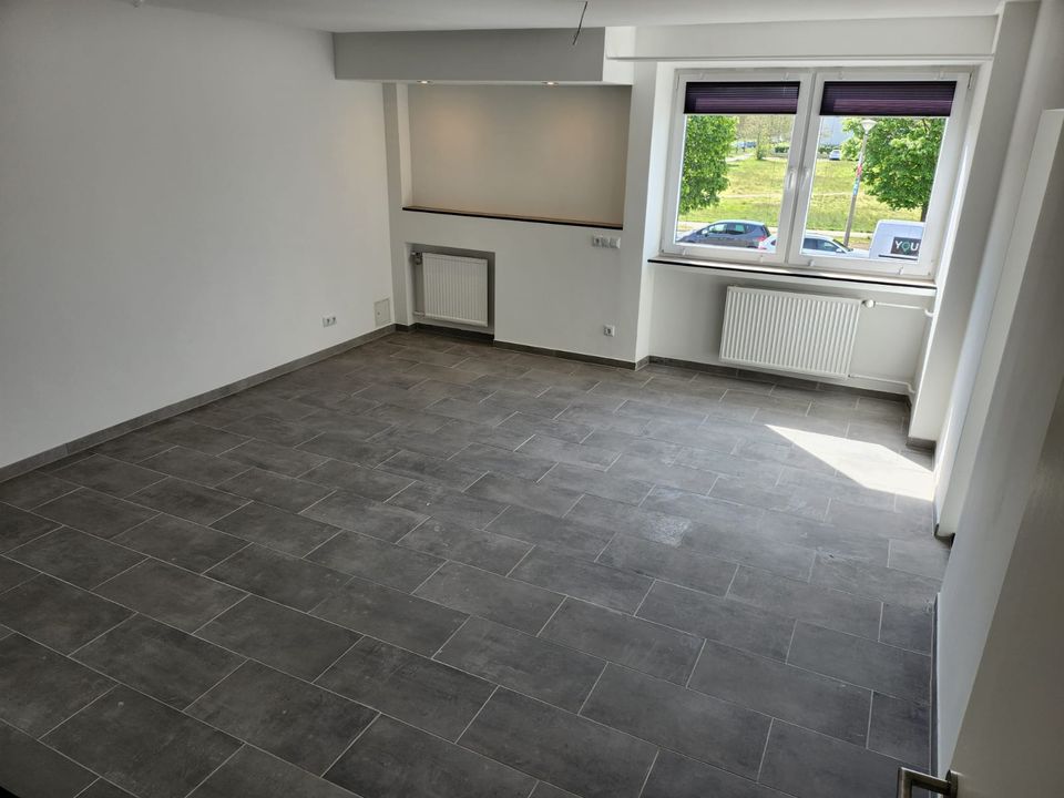 Vollsanierte große 1-Raum Wohnung, Cottbus Neu Schmellwitz in Cottbus
