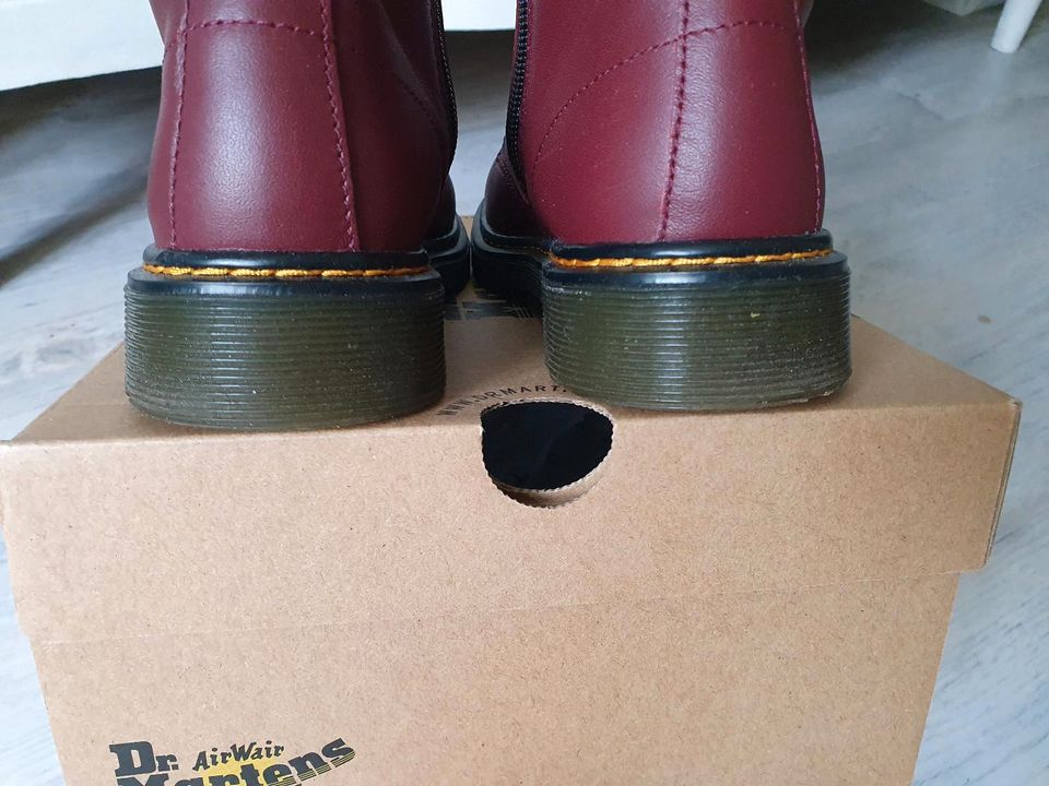 Dr Martens 1460 Pascal Cherry Red Rot 37 Reißverschluss in Aachen