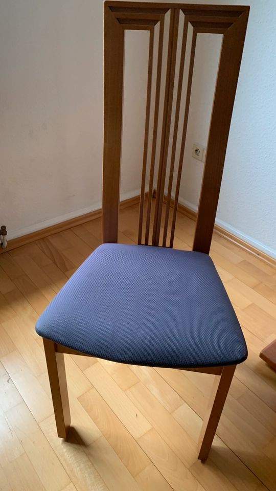 Esszimmer Tisch Kirsche Massivholz mit 8 Stühlen in Hückelhoven