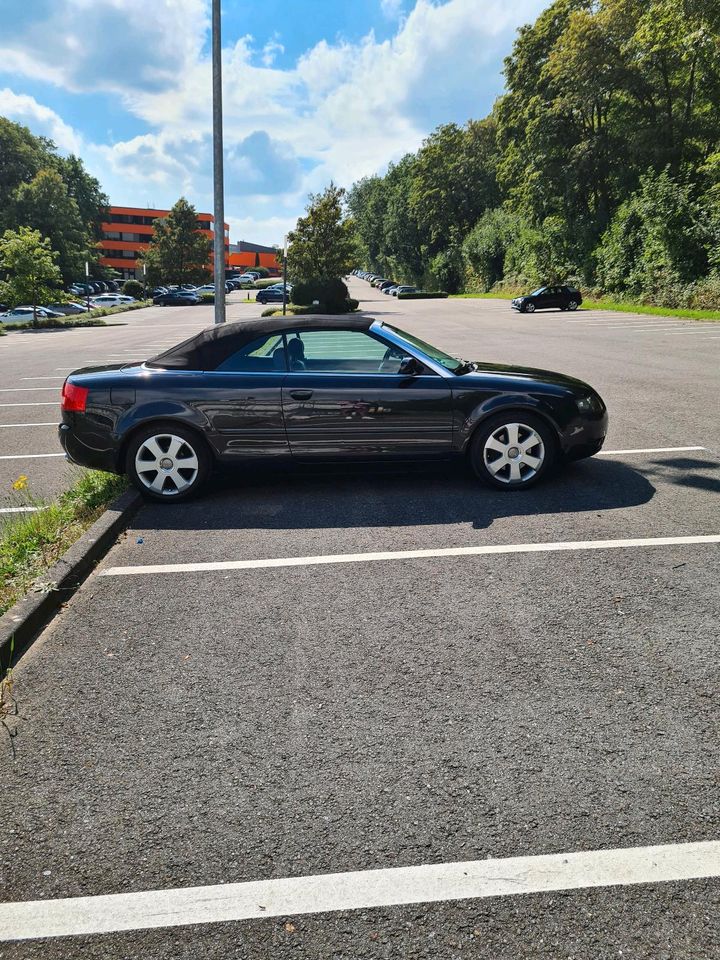 Audi A4 Cabrio  2.4 V6.Benzin.Fahrzeug ist fahrbereit in Wermelskirchen