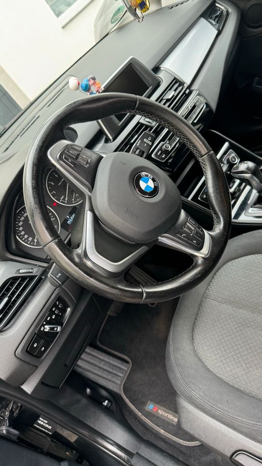 Ich verkaufe mein 2er BMW mit 7 Sitze Baujahr 2016 in Mönchengladbach