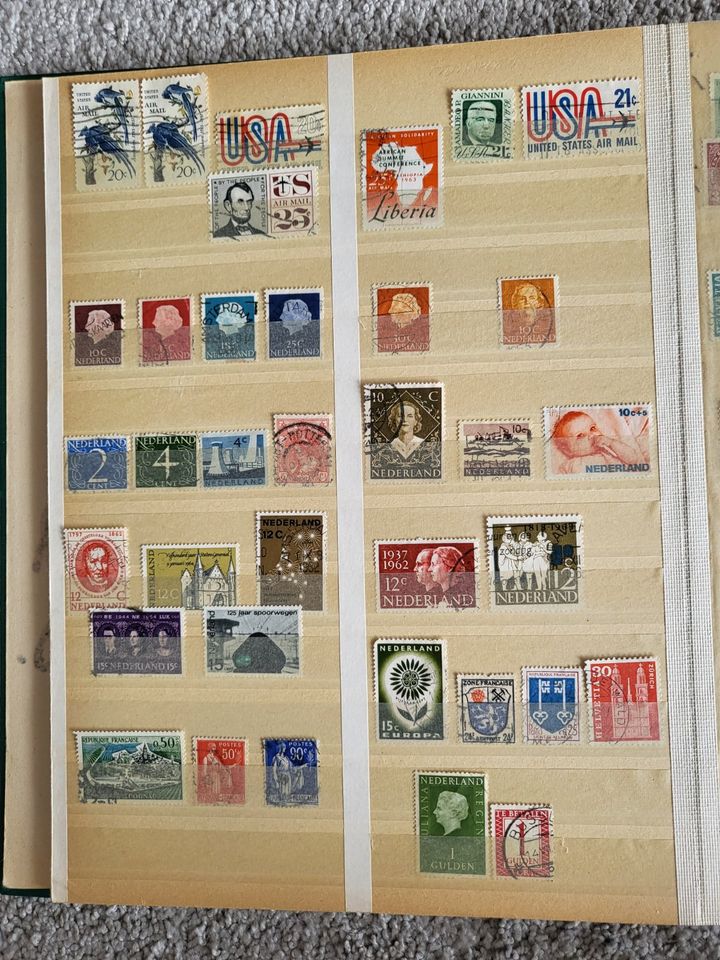 Briefmarken Alben + Einzelmarken aus Nachlaß in Biebesheim