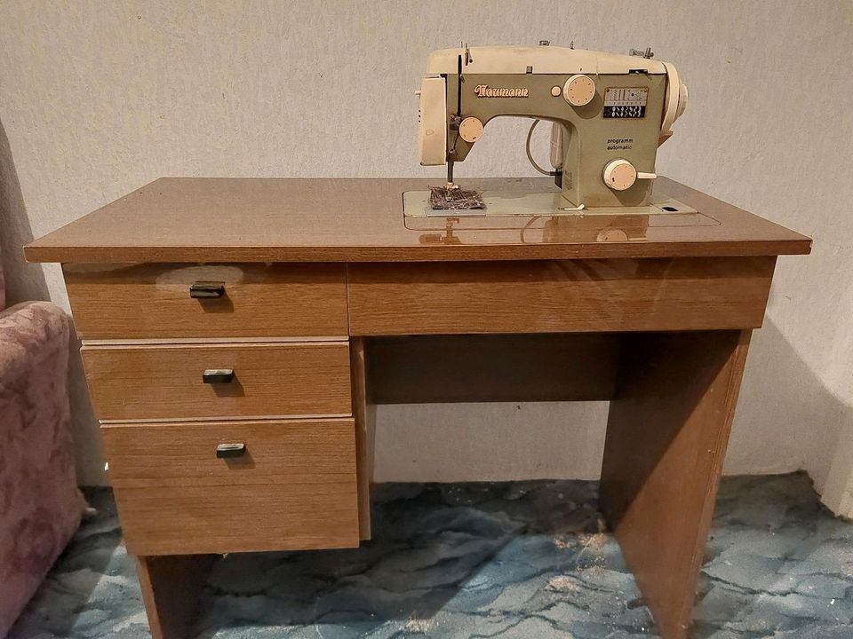 DDR elektrische Nähmaschine "Naumann" mit Tisch in Leipzig - Engelsdorf |  Kunst und Antiquitäten gebraucht kaufen | eBay Kleinanzeigen ist jetzt  Kleinanzeigen