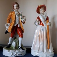 Porzellan Figuren: junger Mann und junge Frau Düsseldorf - Benrath Vorschau