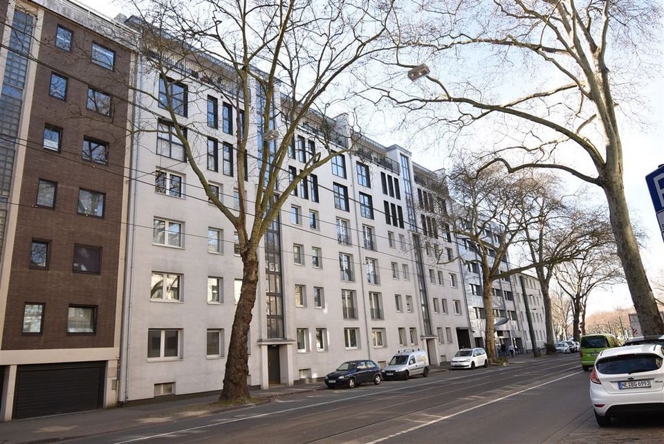 PROVISIONSFREI! 2-Zimmer-Erdgeschosswohnung mit Balkon in D-Golzheim in Düsseldorf