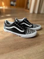 Vans Old Skool Schuhe Selbstkreation Gr. 47 Zebra Rose Niedersachsen - Osnabrück Vorschau