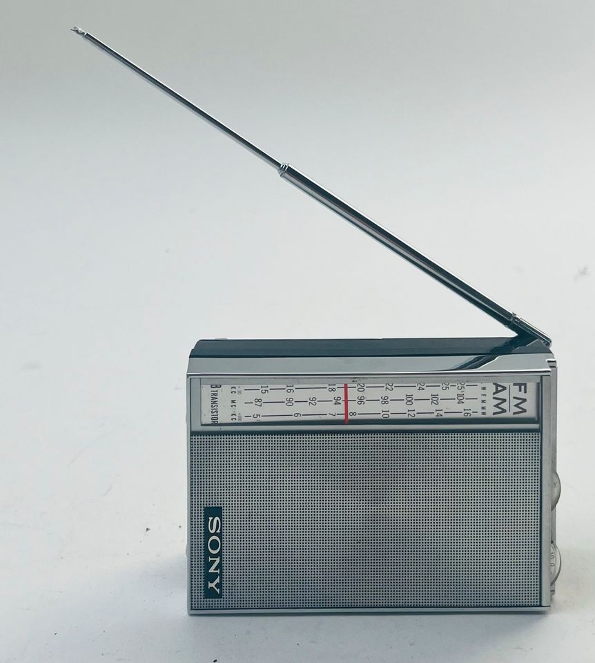 Sony Batterie Radio TFM 825 L Vintage 60er 70er Jahre in Schwarme