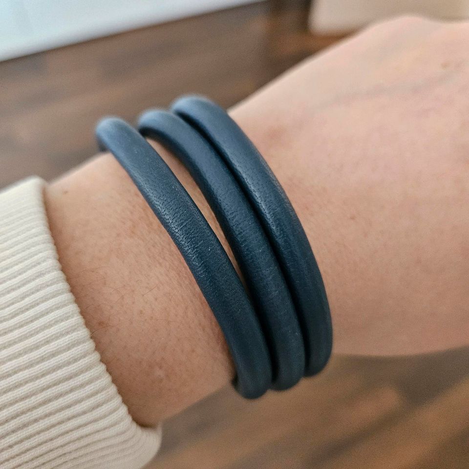 NEU Echtleder Armbänder mit Magnetverschluss  Triple, dunkelblau, in Aachen