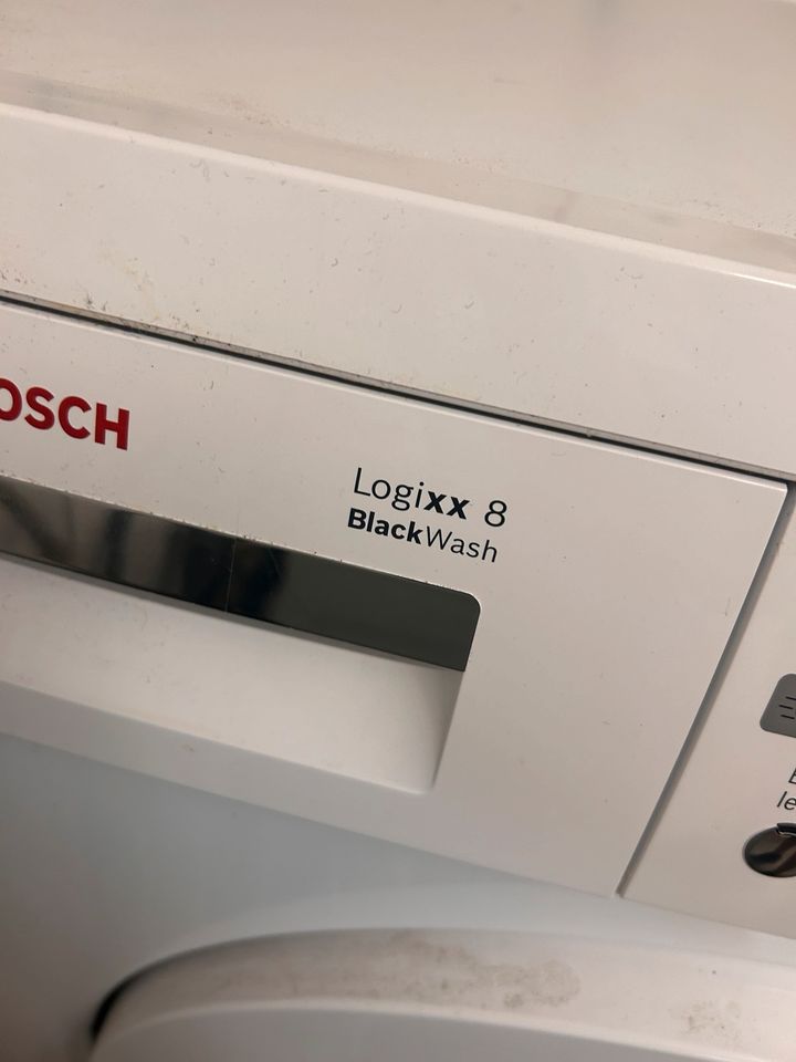 Defekte Waschmaschine abzugeben Bosch Logixx 8 bis Freitag in Köln