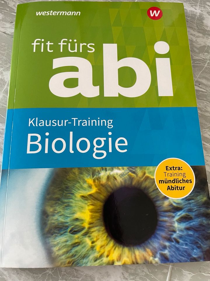 Biologie Fit fürs  abi Oberstufenwissen +Lösungen in Krefeld