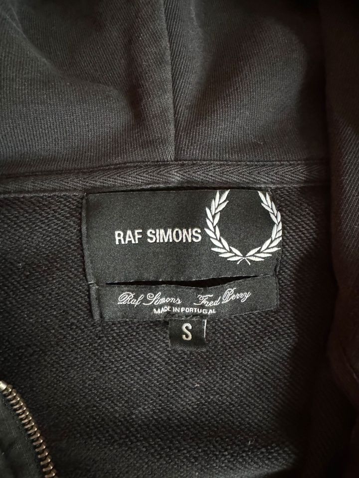 Raf Simons Embroidery Zip Hoodie mit Patches und RS Pin Size S in Rostock