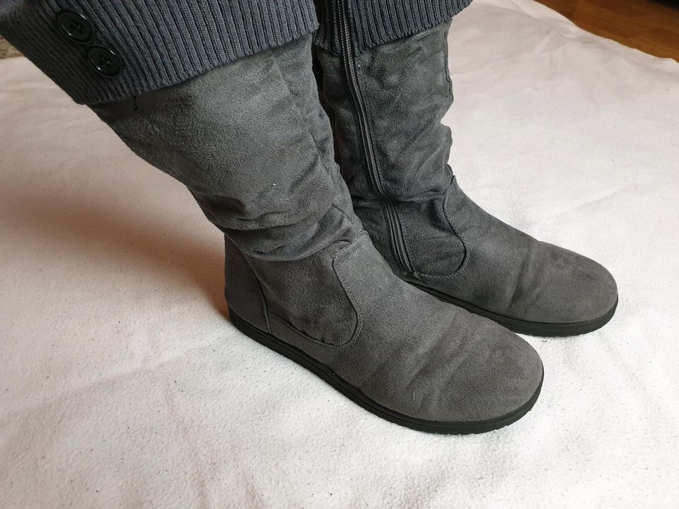 Stiefel Grau gr 38 Schuhe Stiefeletten Boots elegant mit Reißvers in Berlin