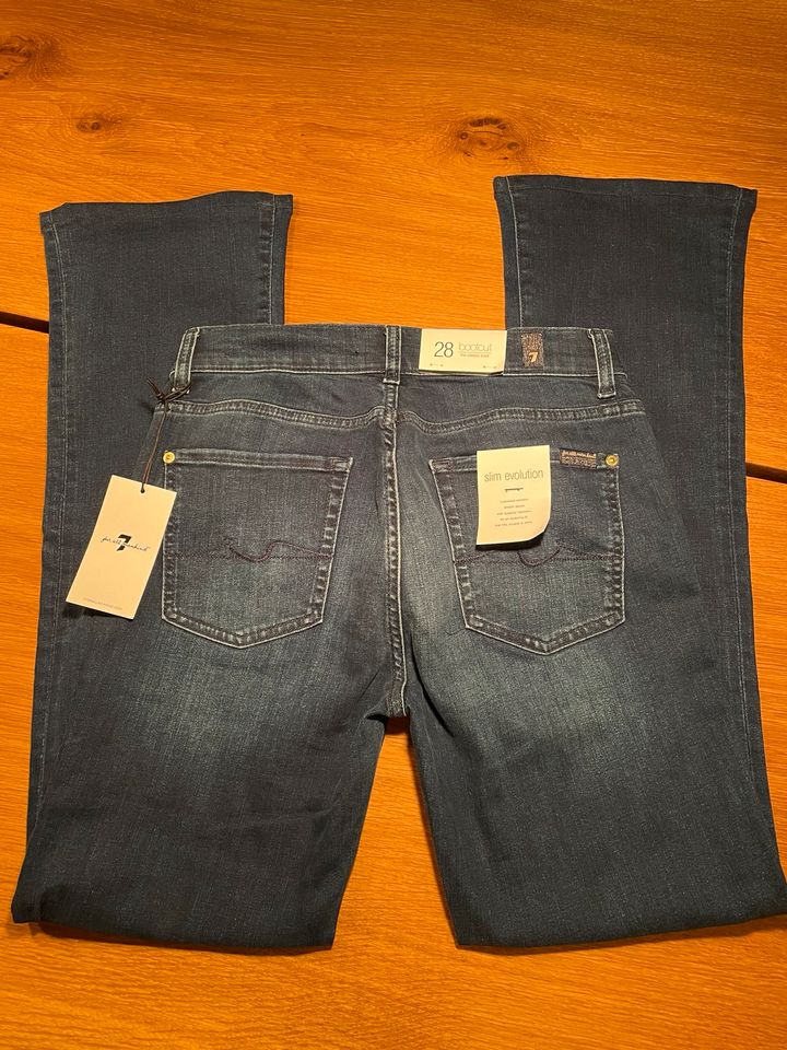 Neu! 7 Seven For All Mankind Gr. 28 Bootcut Jeans dunkelblau in Erwitte