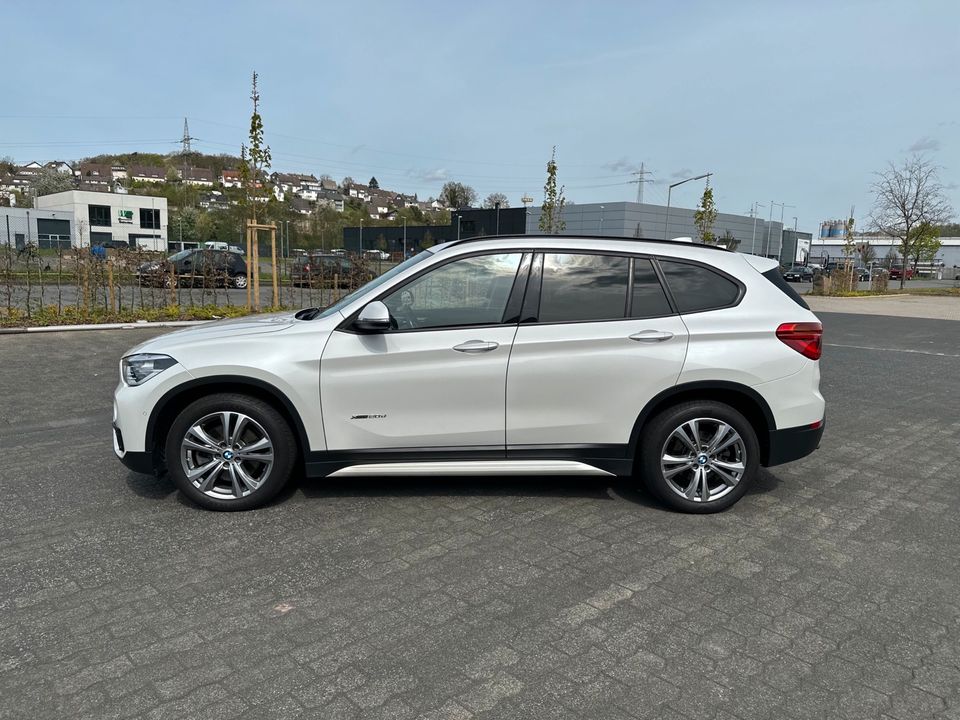 BMW X1 xDrive20d Sport Line in Friesenhagen