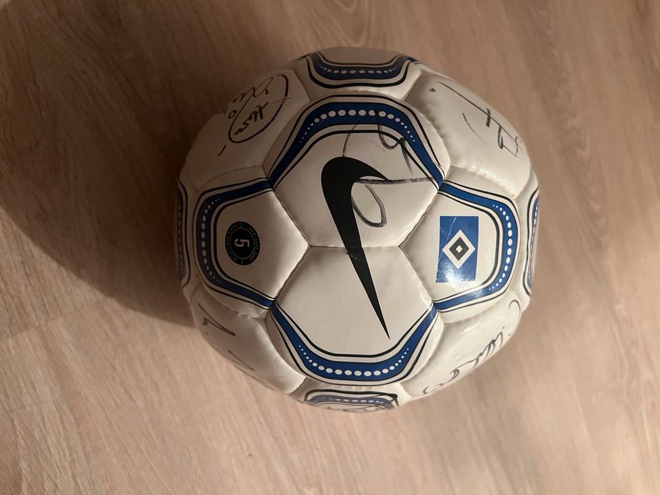 Original HSV Nike Leder Fussball mit Autogrammen Saison 2001/2002 in Kellinghusen