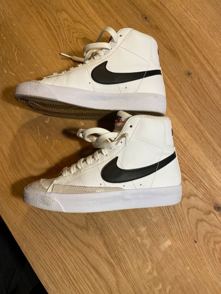 Nike Sneaker high NEU Gr 34 in Sigmaringen