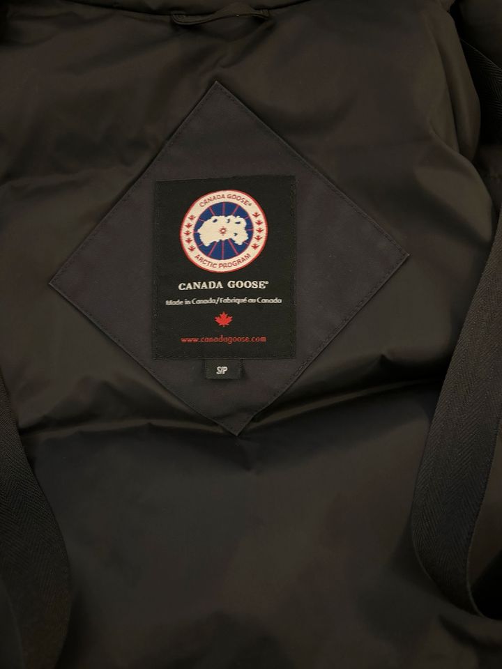 Canada Goose Jacke dunkelblau in Berlin