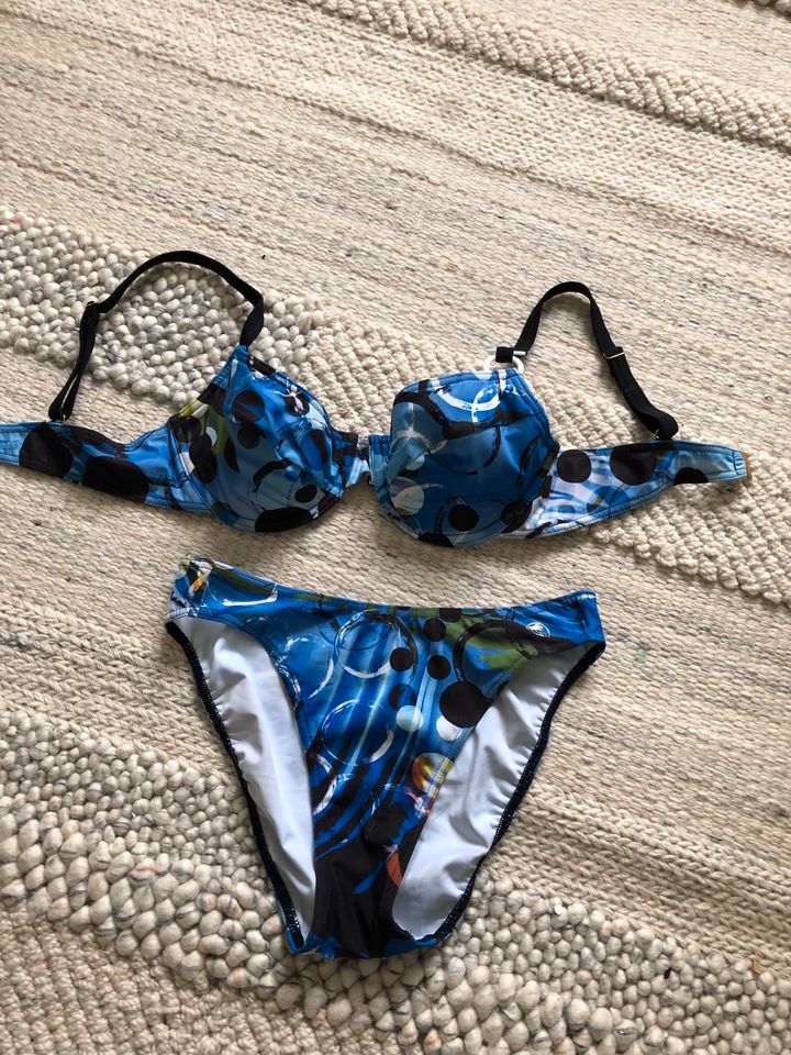 Neu mit Etikett diverse Bikinis je 3,50€ in Markkleeberg