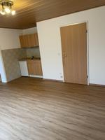 2-Zimmer-Wohnung mit Bad und Küche + 1 Zimmer und Toilette außerhalb der Wohnung Bayern - Markt Erlbach Vorschau