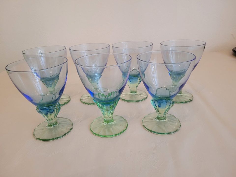 7 Glas-Eisbecher, Blau mit Hellgrünen Fuß. in Hannover