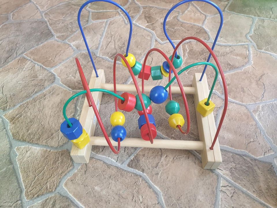 Kinder Spielzeug motorik holz bunt schleife in Rheinberg