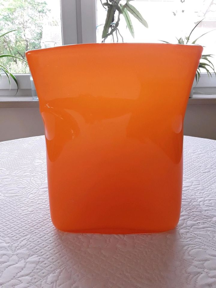 Wunderschöne Vase, Umtopf aus Glas im knalligen Orange in Everswinkel