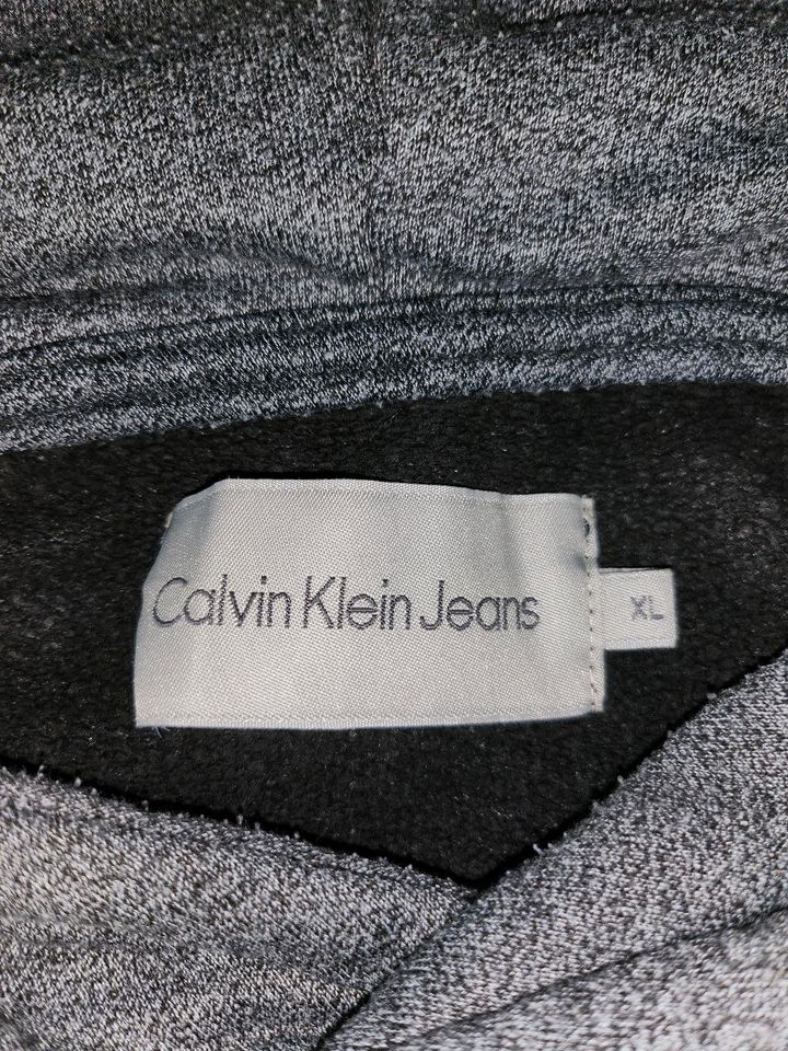 Calvin Klein, Hoodie in Fehrbellin